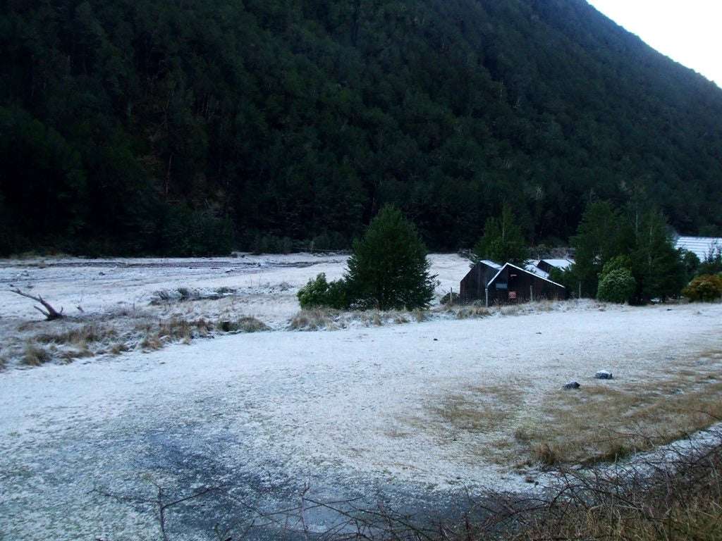 Σάκης Αρναούτογλου: Προσοχή στην παγωμένη ομίχλη και την πάχνη-Eπιστρέφουν τα χιόνια (βίντεο)